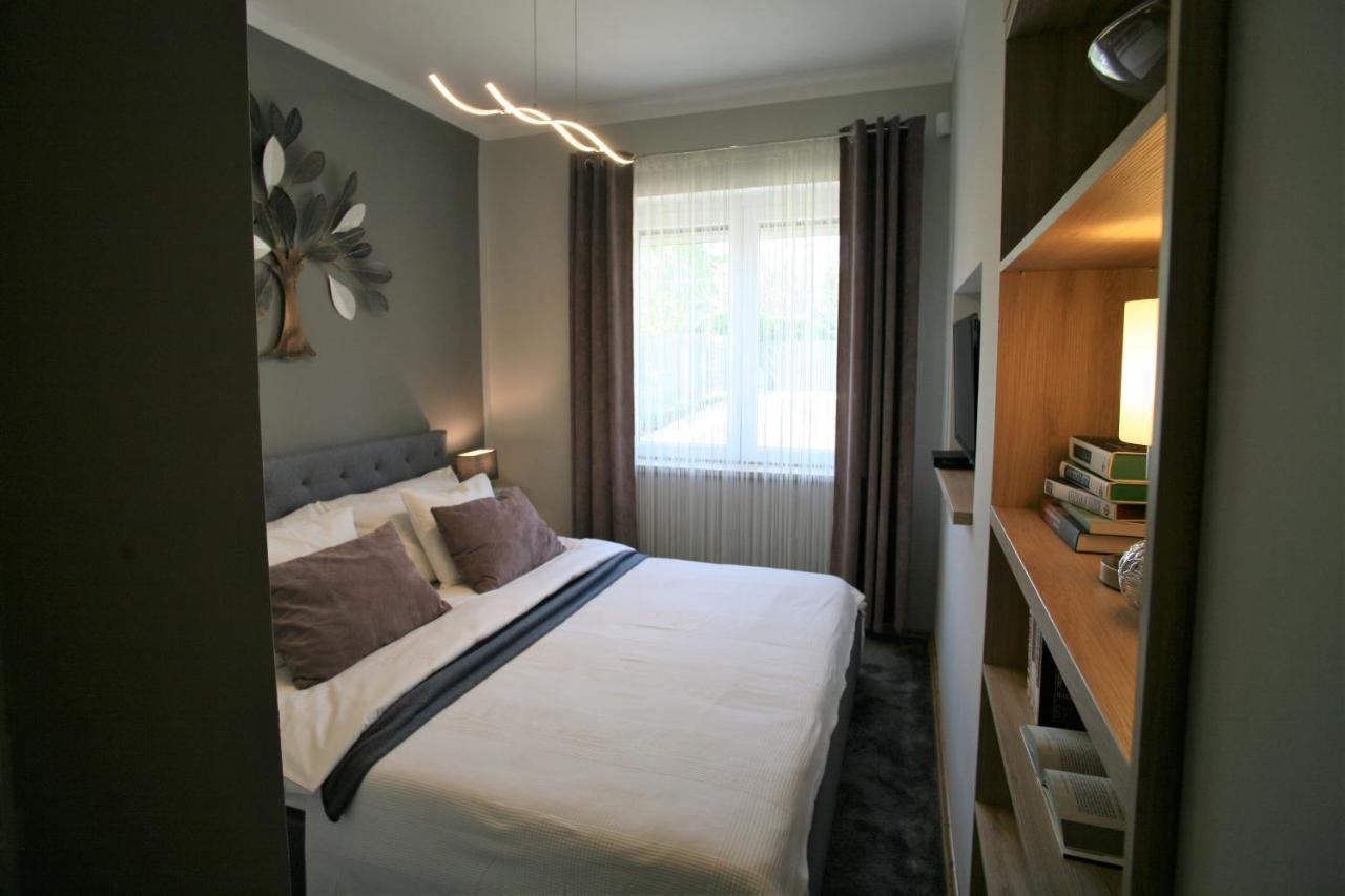 Otium Wellness Apartmanház Balatonakarattya Esterno foto