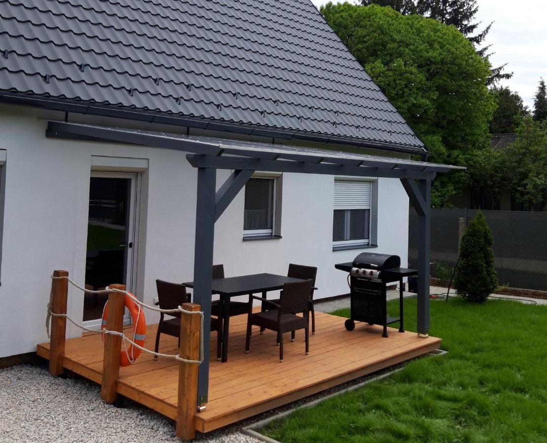 Otium Wellness Apartmanház Balatonakarattya Esterno foto