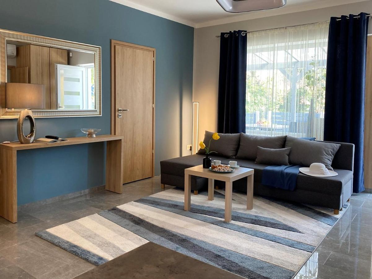 Otium Wellness Apartmanház Balatonakarattya Esterno foto
