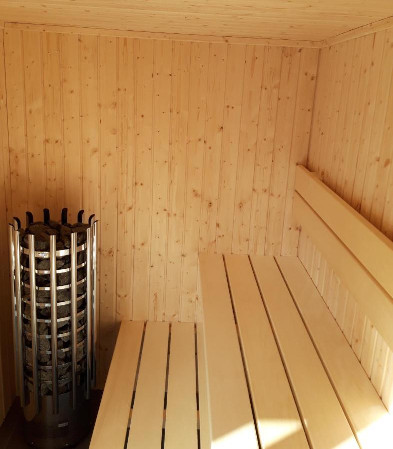 Otium Wellness Apartmanház Balatonakarattya Esterno foto