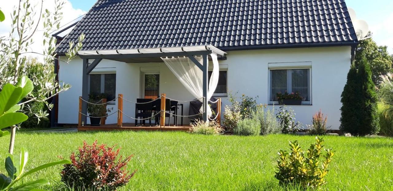 Otium Wellness Apartmanház Balatonakarattya Esterno foto