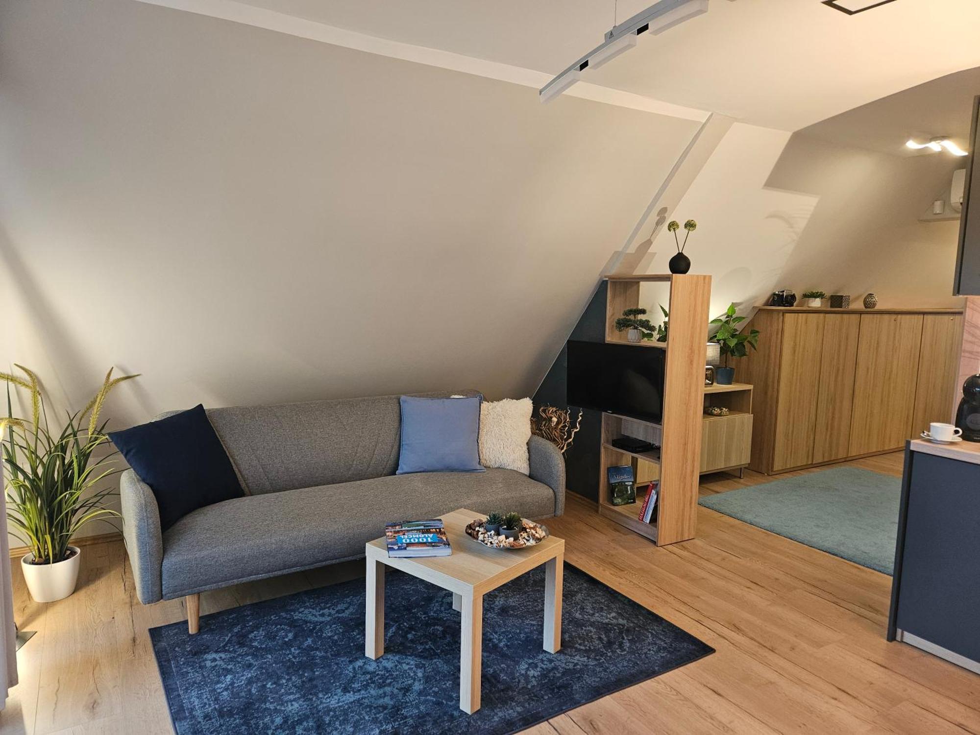 Otium Wellness Apartmanház Balatonakarattya Esterno foto